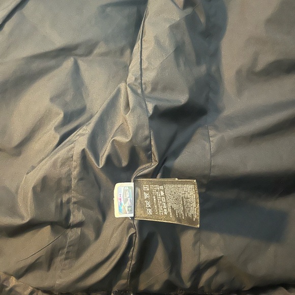 Women’s Northface Aconcagua 550 down vest. The Old style. - Picture 6 of 7